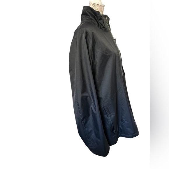 Authentic Columbia Rain Jacket - Picture 4 of 15